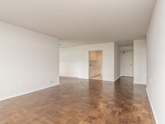 2nd image of 240 Oriole Pkwy #369917c9d