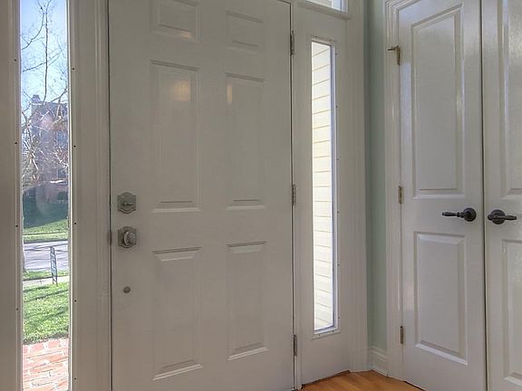 3rd image of 4077 Palmetto Dr