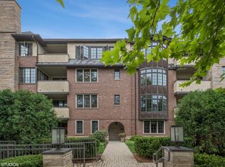 1600 Green Bay Rd APT 102, Highland Park, IL 60035