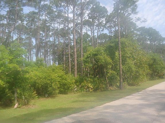 4th image of 15 Waters Edge Dr