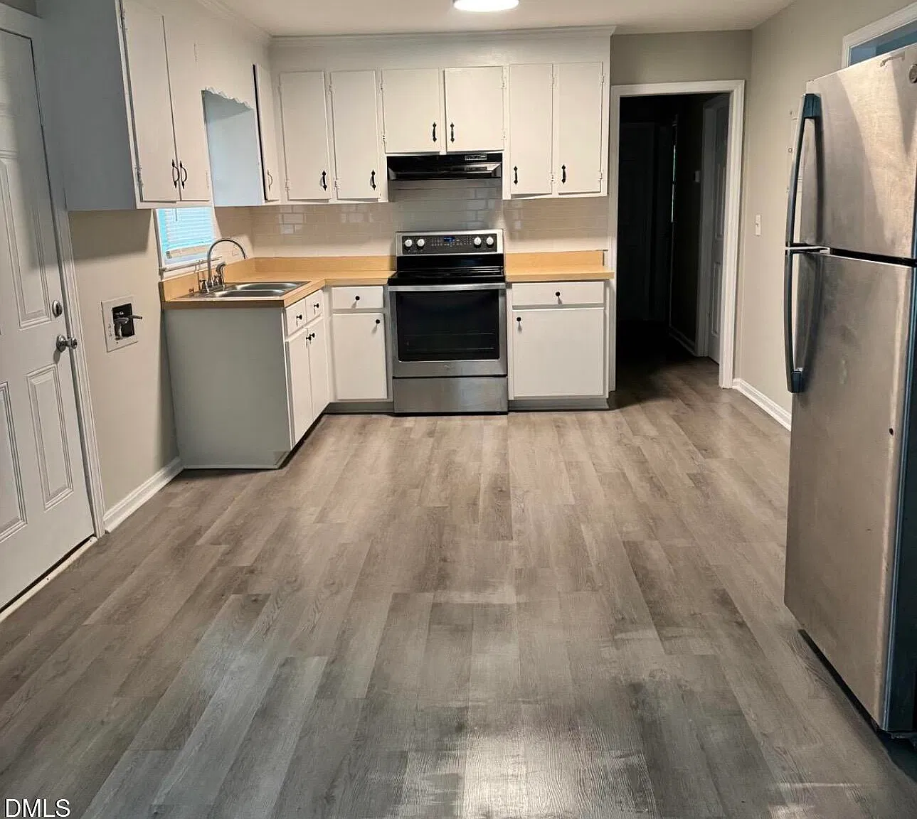 3 bed, 1.0 bath, $1,150 — Photo 2