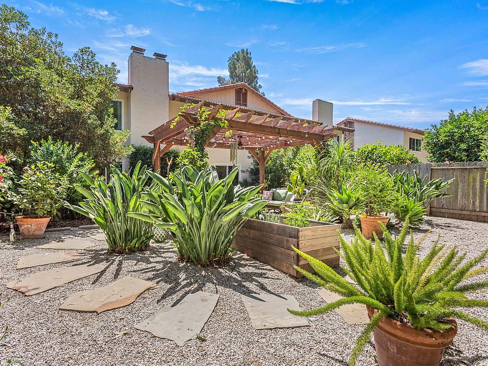 1st image of 630 Calle De Los Amigos