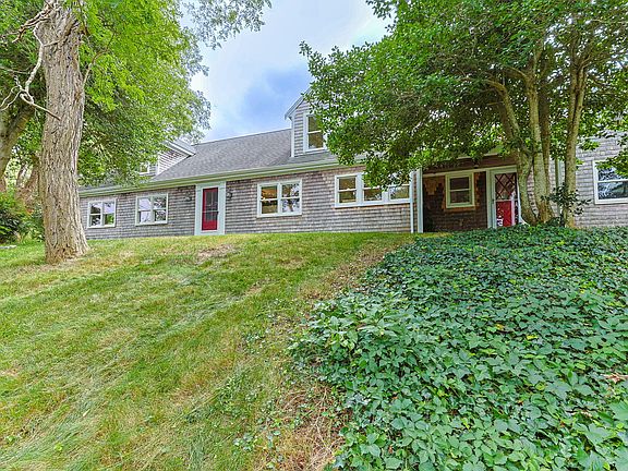 3rd image of 40 Smith Farm Road