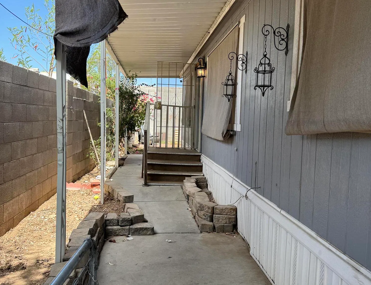 3 bed, 2.0 bath, 800 sqft, $1,900 — Photo 1
