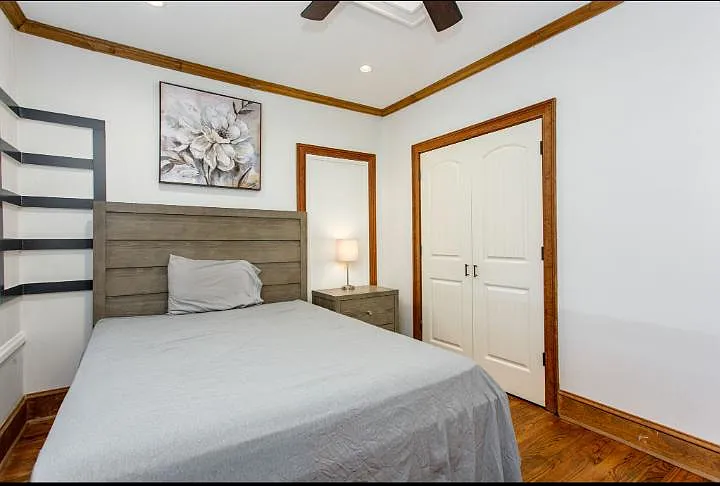 4 bed, 5.0 bath, 2600 sqft, $1,594 — Photo 3