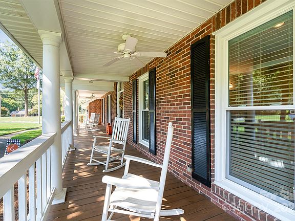 5th image of 5344 Saddlewood Ln