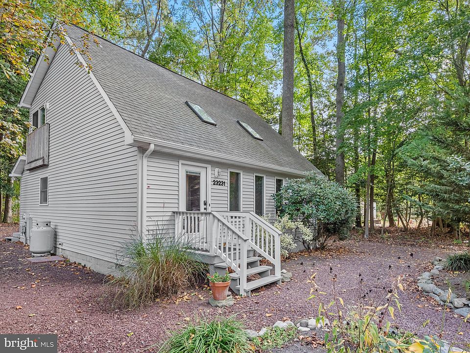 1st image of 23231 Bridgeway Dr W