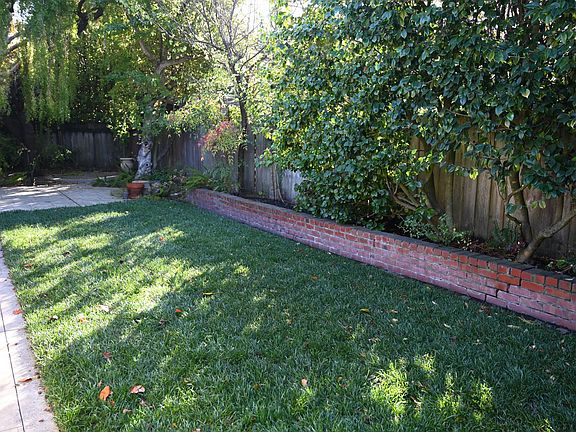 3rd image of 561 Hilbar Ln