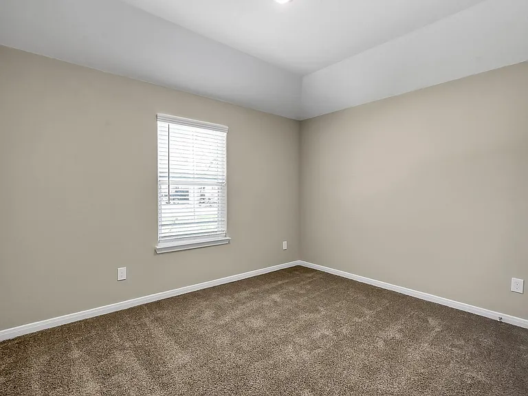 811 Jefferson Ave — Photo 13