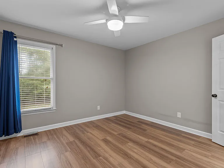 109 Oaklake Ct — Photo 21