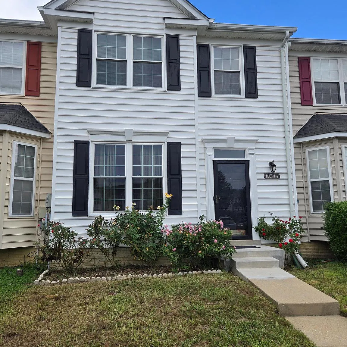 3 bed, 3.5 bath, 1672 sqft, $2,400 — Photo 2