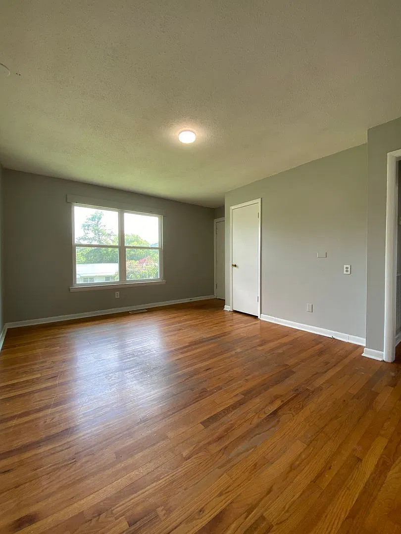 2 bed, 1.0 bath, 1100 sqft, $1,150 — Photo 3