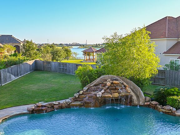 5th image of 18311 Concho Creek Ln