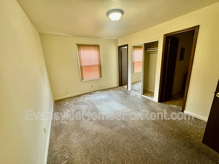 426 S Bosse Ave — Photo 7