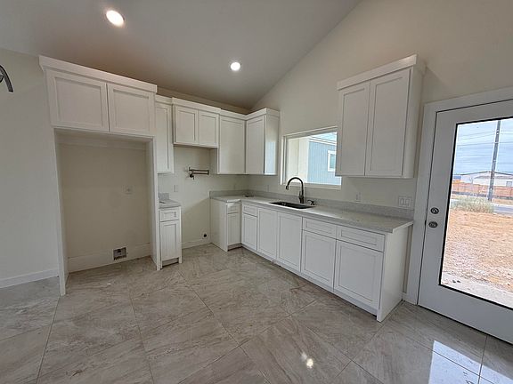 4th image of 5106 Plasencia Ln