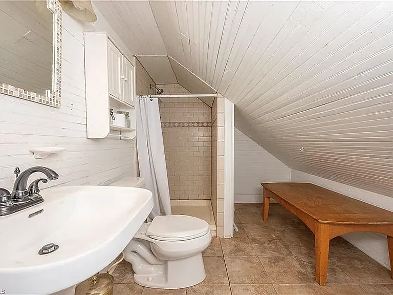 712 Laurel St — Photo 17