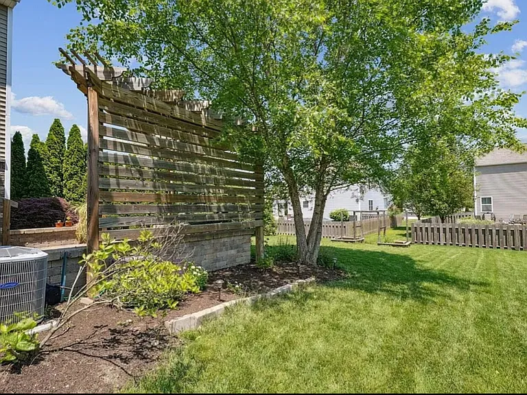 140 Andiron Dr — Photo 23