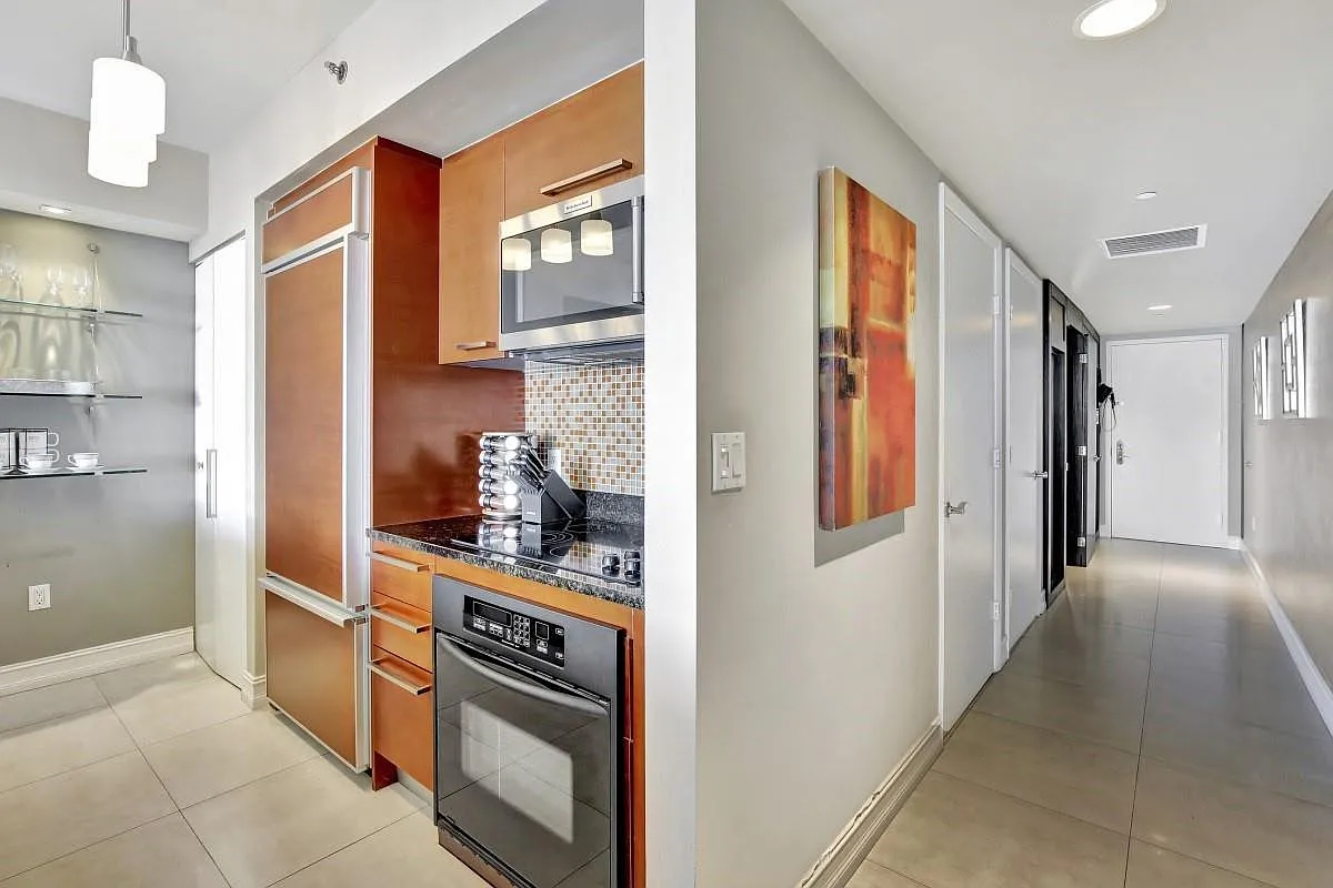 1 bed, 1.0 bath, 844 sqft, $4,800 — Photo 4