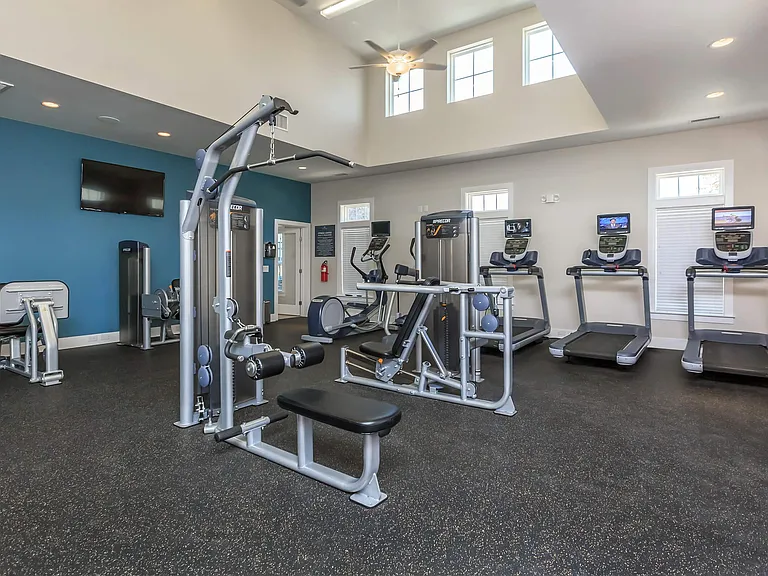 STATE-OF-THE-ART FITNESS CENTER