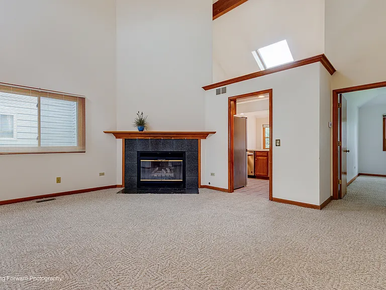 69 N Lambert Rd — Photo 8