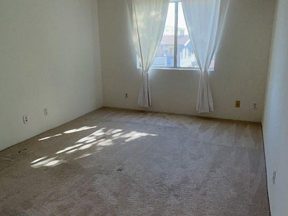 5th image of 505 W 5th St APT 208