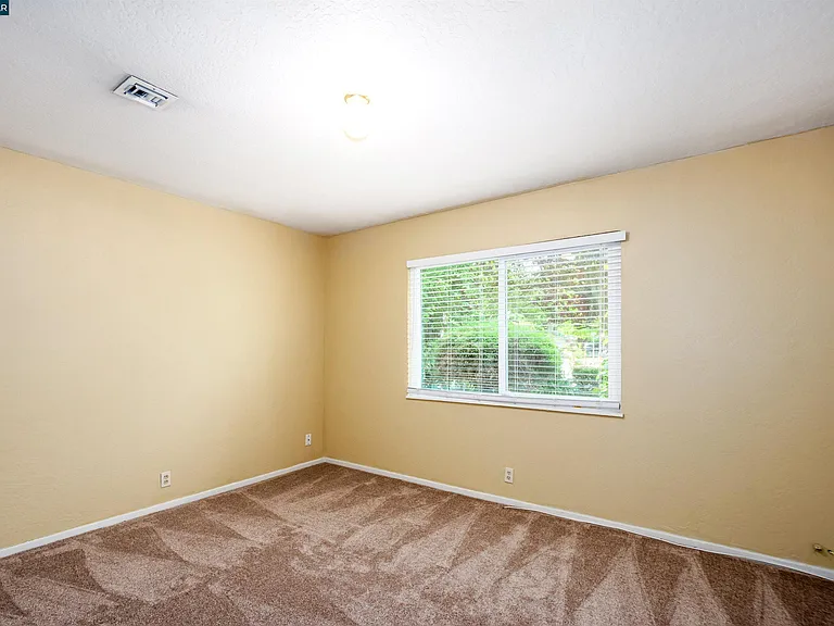 378 Verona Ave — Photo 15