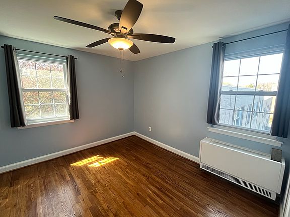 2nd image of 2055 N Woodstock St APT 304