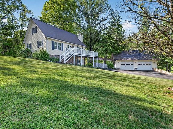 3rd image of 87 Echo Ln