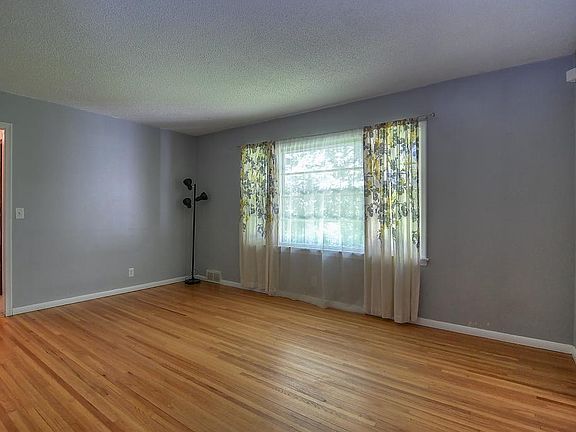 5th image of 501 Hilltop Ave