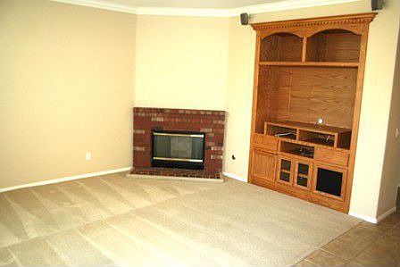 Family room w/built in entertainment center