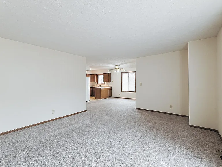 3127 Wildbriar Ln — Photo 3