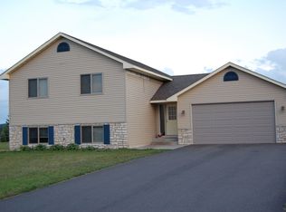 102 Kreekview Dr, Osceola, WI 54020