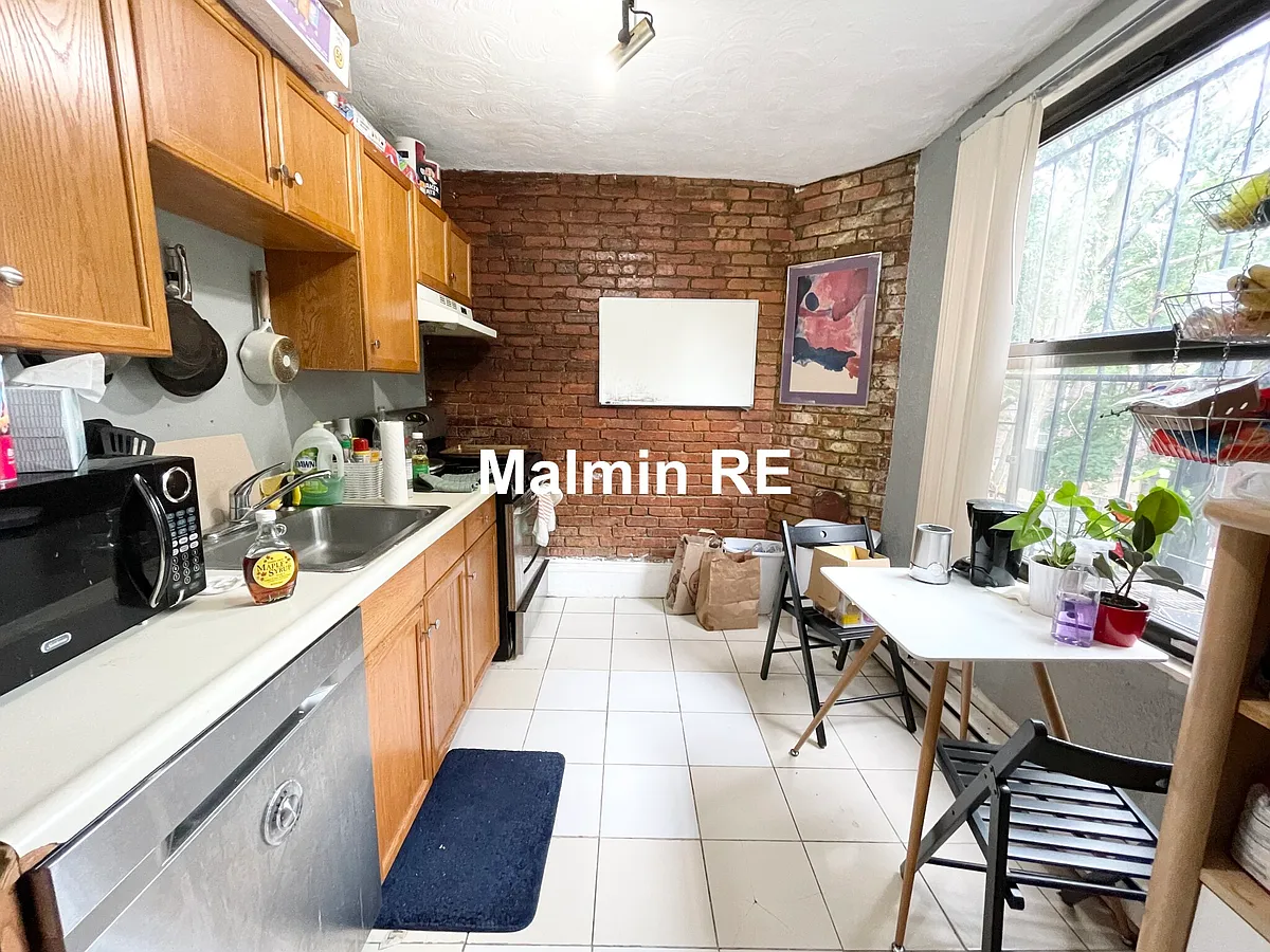 Building Photo - 74 Hammond St #2