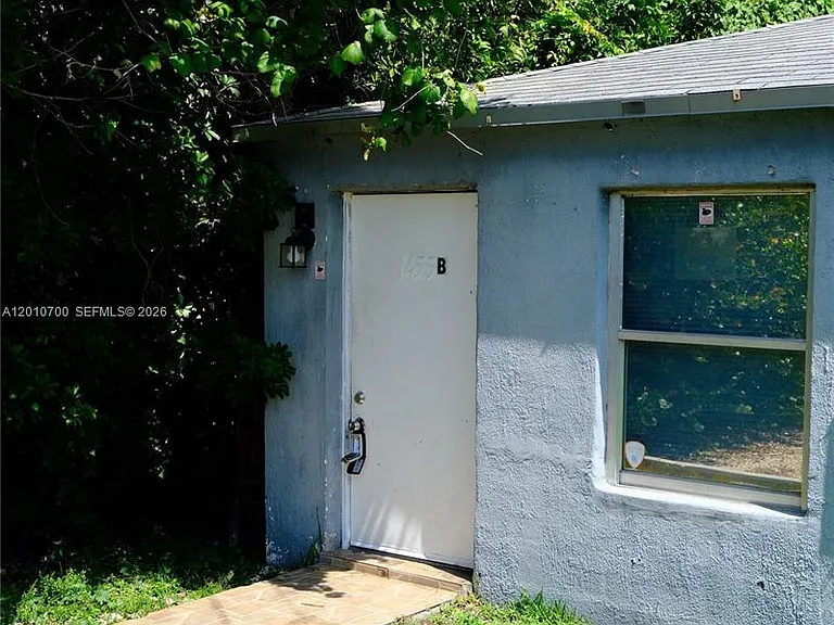 1455 NE 146th St #B — Photo 2