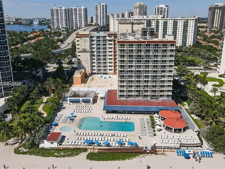 19201 Collins Ave #339 — Photo 18
