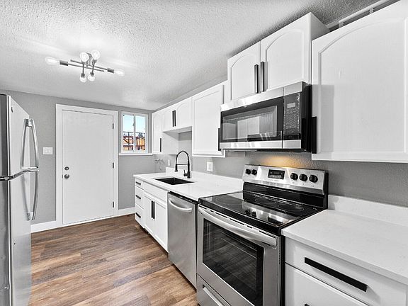 4th image of 1100 Rosemary St #3