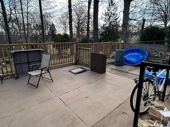 5th image of 315 Quarry Rd