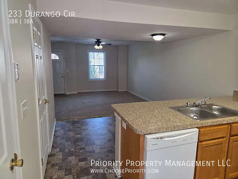 233 Durango Cir — Photo 4