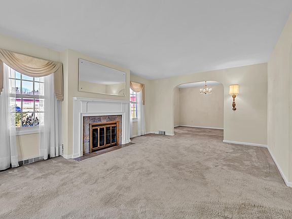 4th image of 918 Nichols Rd