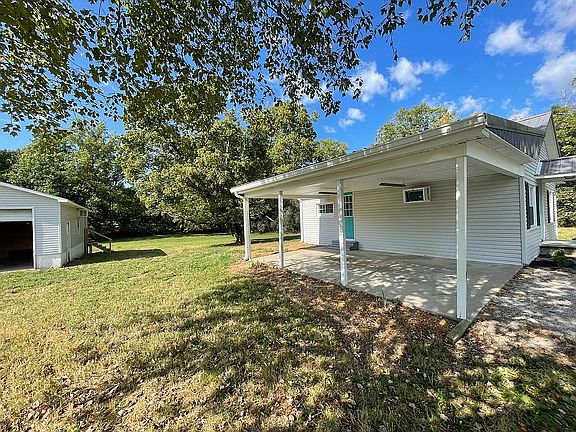 3rd image of 138 Wood Ln