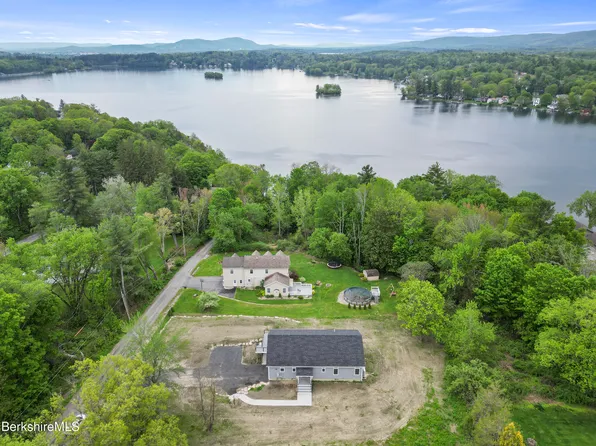 10 Aqua St, Lanesborough, MA 01237