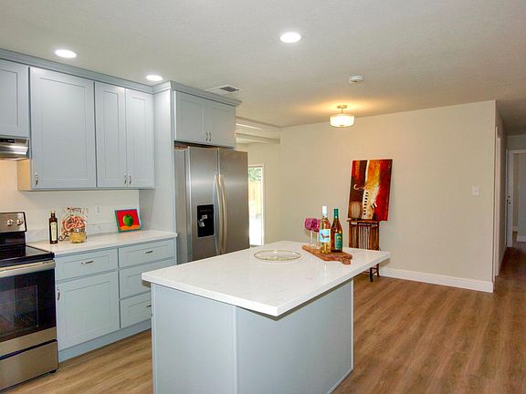 4th image of 5759 Hillbright Cir