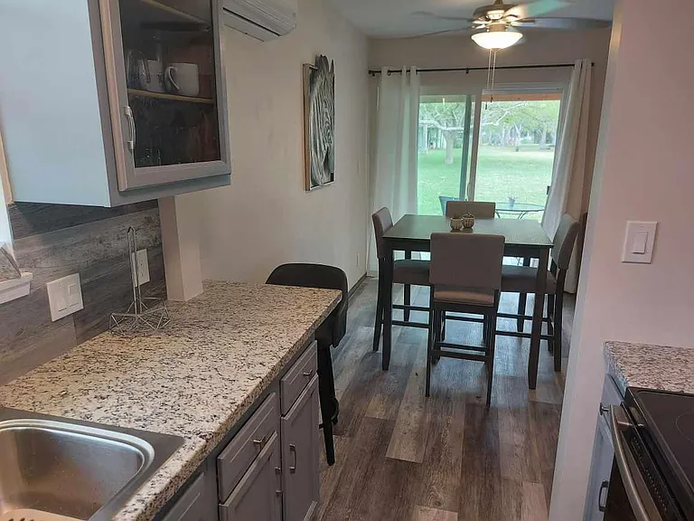 323 Bolivar Ave — Photo 3