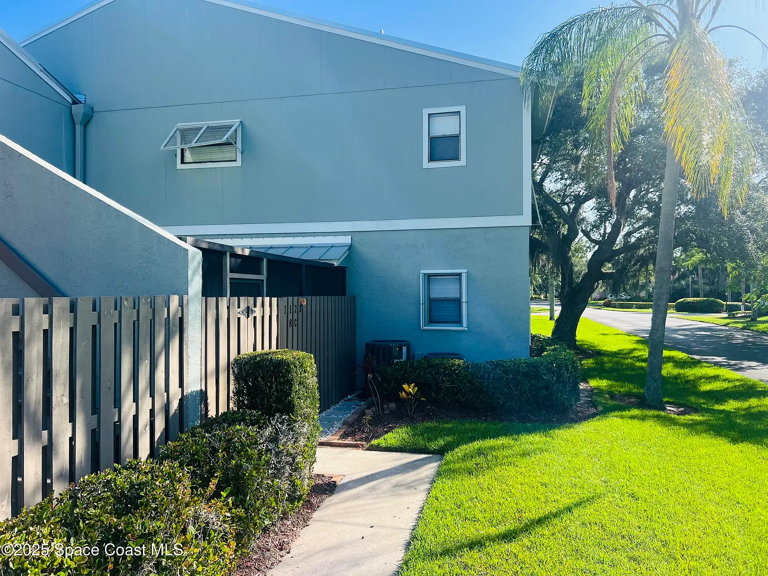 2 bed, 2.0 bath, 960 sqft, $1,850 — Photo 2