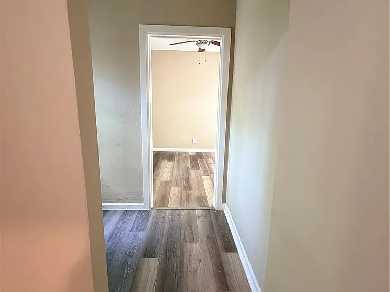 516 Hurst St — Photo 9