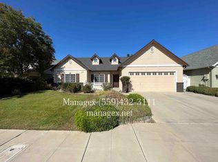 2176 E Saint Andrew Dr, Fresno, CA 93730