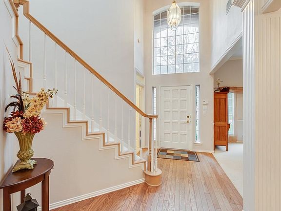 2nd image of 7012 Gunston Ln
