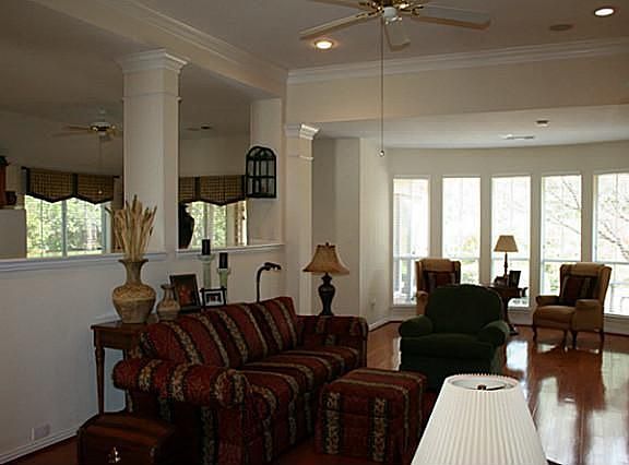 4th image of 3110 Lake Park Dr
