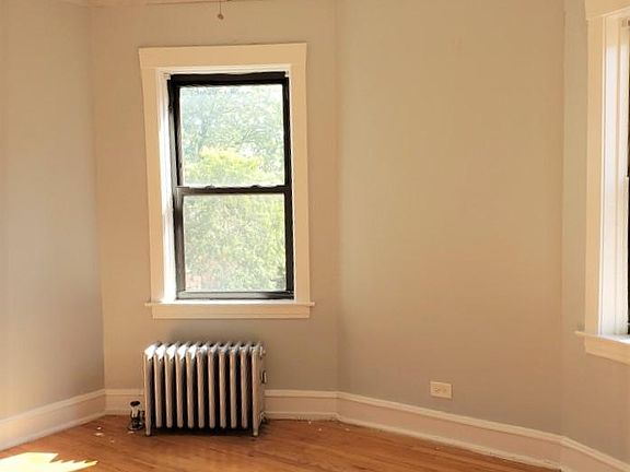 2nd image of 1008 S 13th Ave