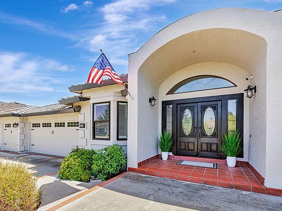 3rd image of 640 S Ridgemark Dr